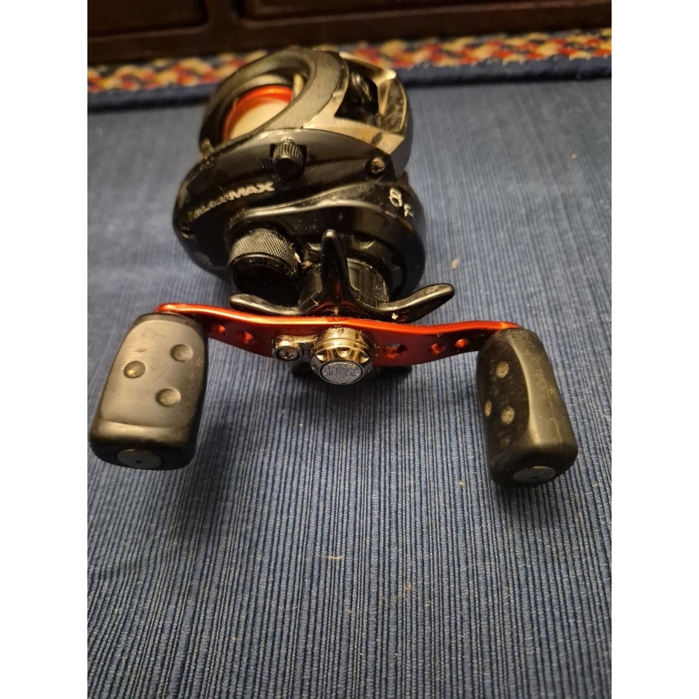 Abu Garcia Black Max Right Hand Baitcast Fishing Reel